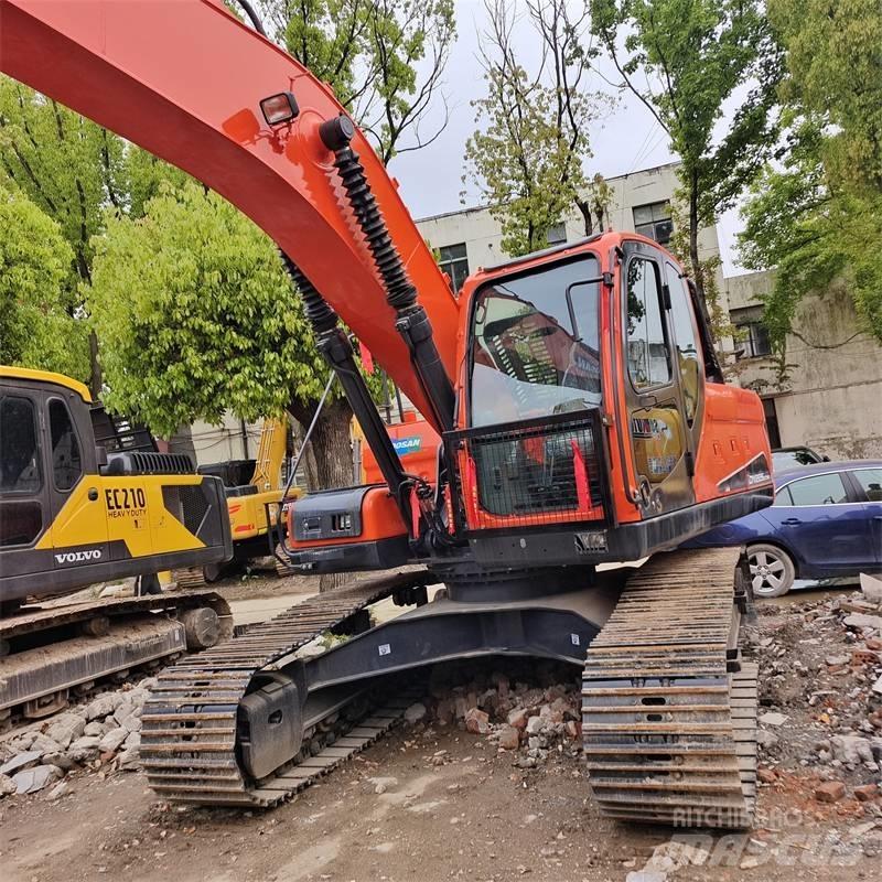 Doosan 225 LC Верижен екскаватор
