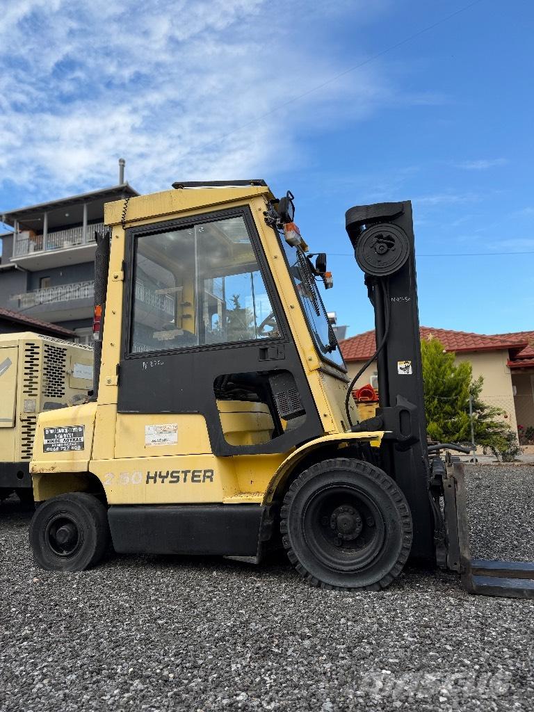Hyster 2.50 Камиони с АГУ