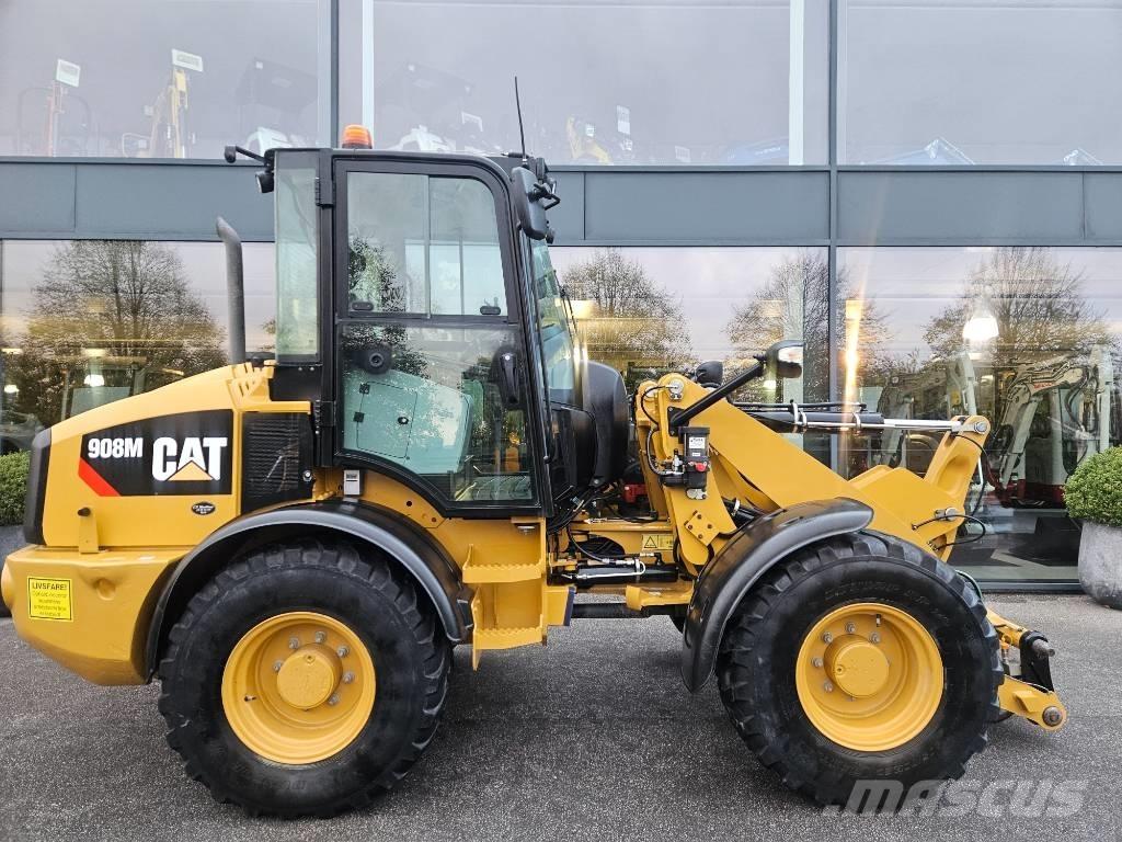 CAT 908m Колесни товарачи