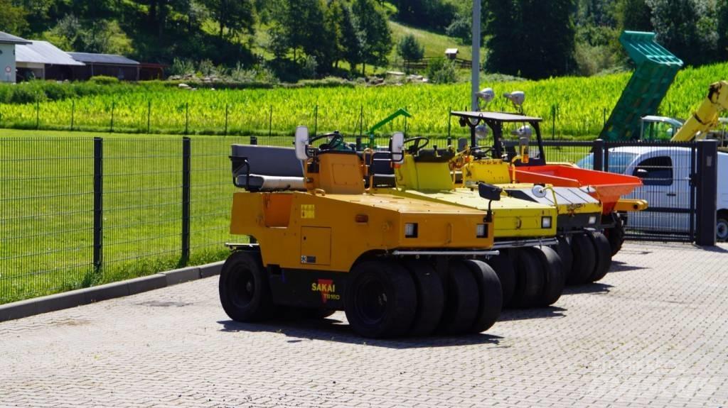 Sakai TS 160 Пневматични гумени  ролки
