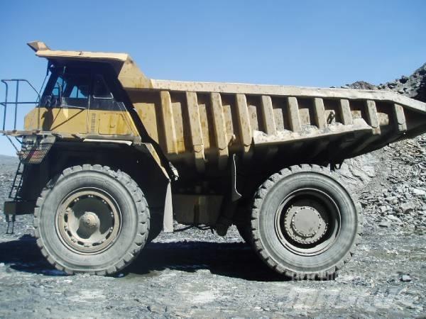 CAT 777 Твърди самосвали
