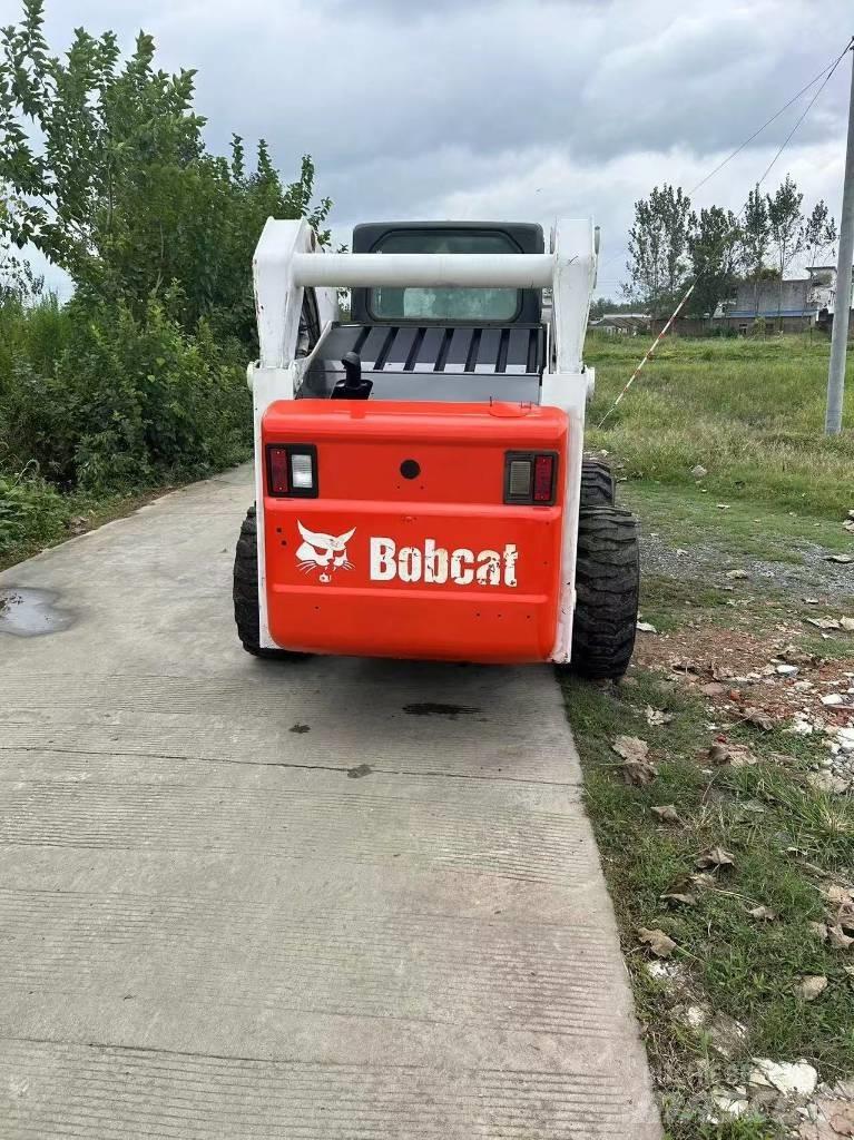 Bobcat S 300 Мини товарачи
