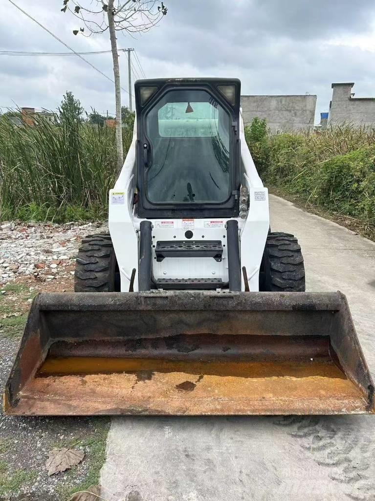 Bobcat S 300 Мини товарачи
