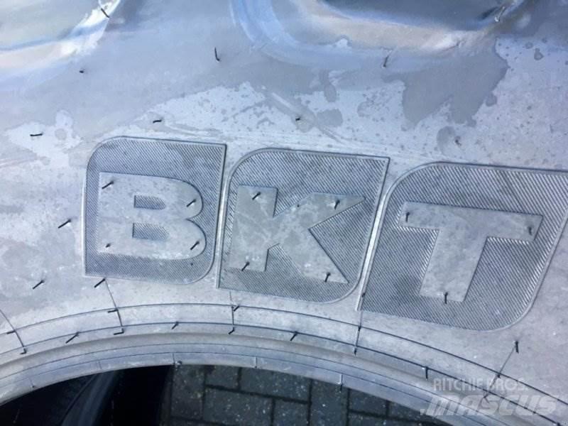 BKT 520/70 R 38 Колелета/Гуми