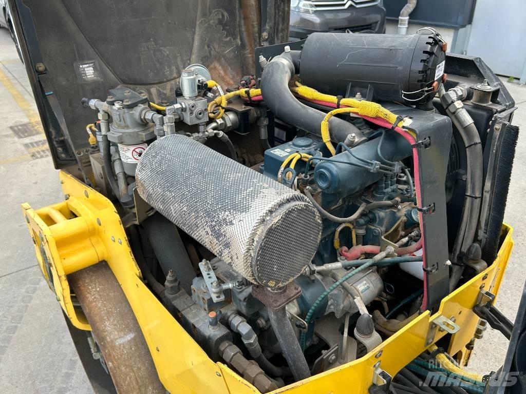 Bomag BW 120 AD-5 Двойни барабанни ролки
