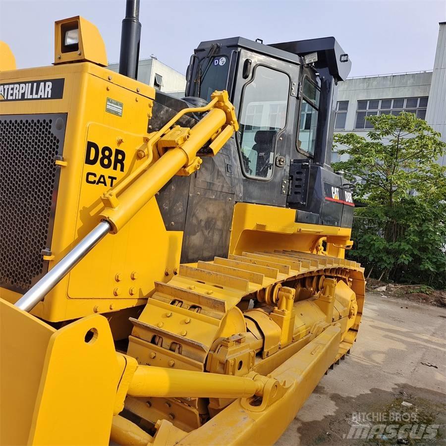 CAT D 8 R Верижни булдозери
