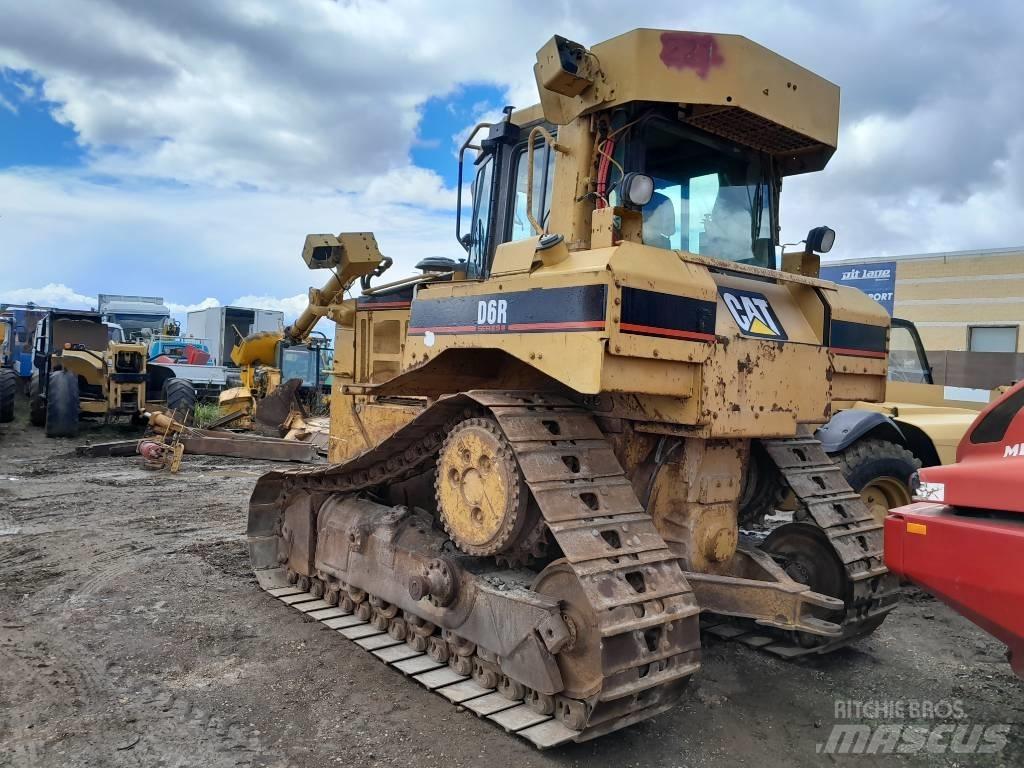 CAT D 6 R III Верижни булдозери
