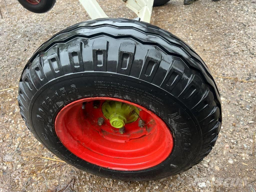 CLAAS Volto 1100 T Гребла и сенообръщачки