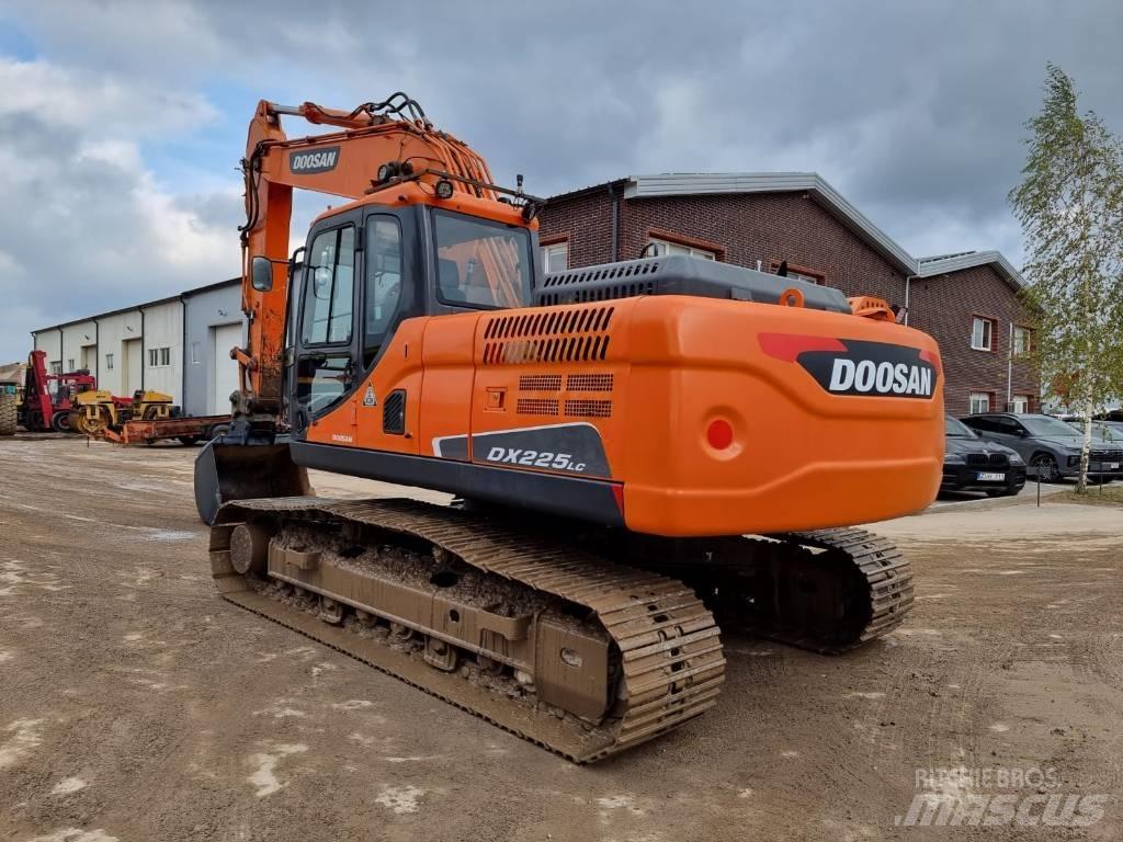 Doosan DX 225 LC-3 Верижен екскаватор