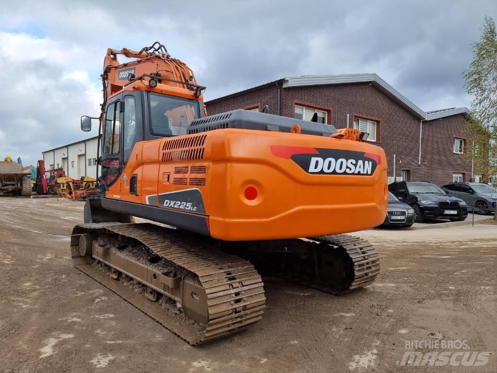 Doosan DX 225 LC-3 Верижен екскаватор