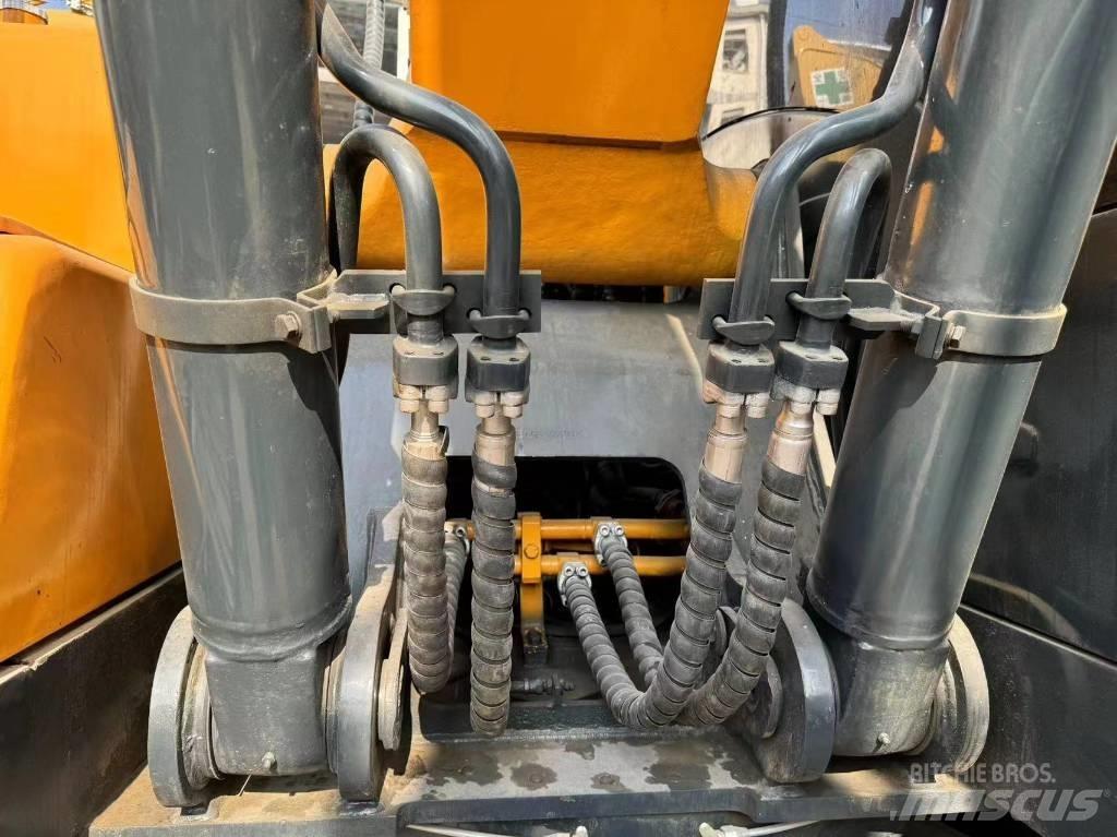Hyundai R220LC-9S Верижен екскаватор