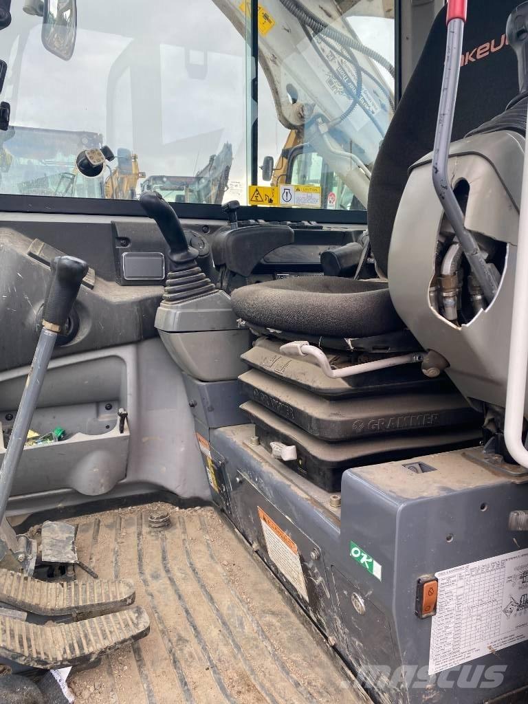 Takeuchi TB 240 Мини екскаватори < 7 т