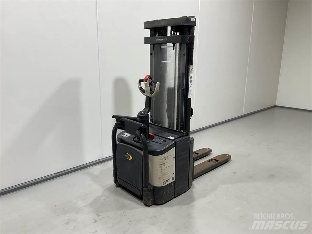 Crown WE2300S Самоходни товарачи