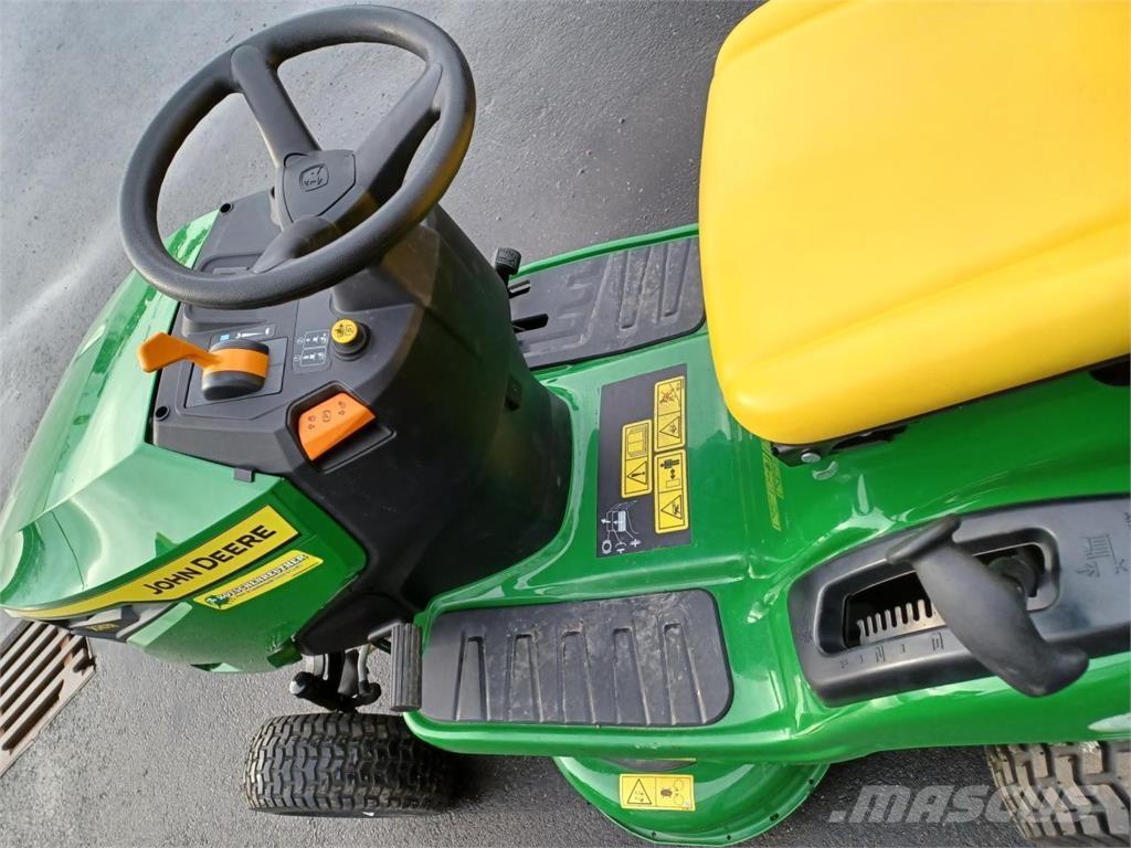 John Deere X147R Косачки за Greens