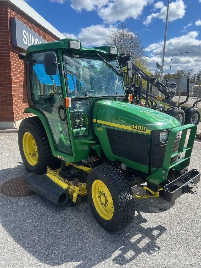 John Deere 4400 Компактни трактори