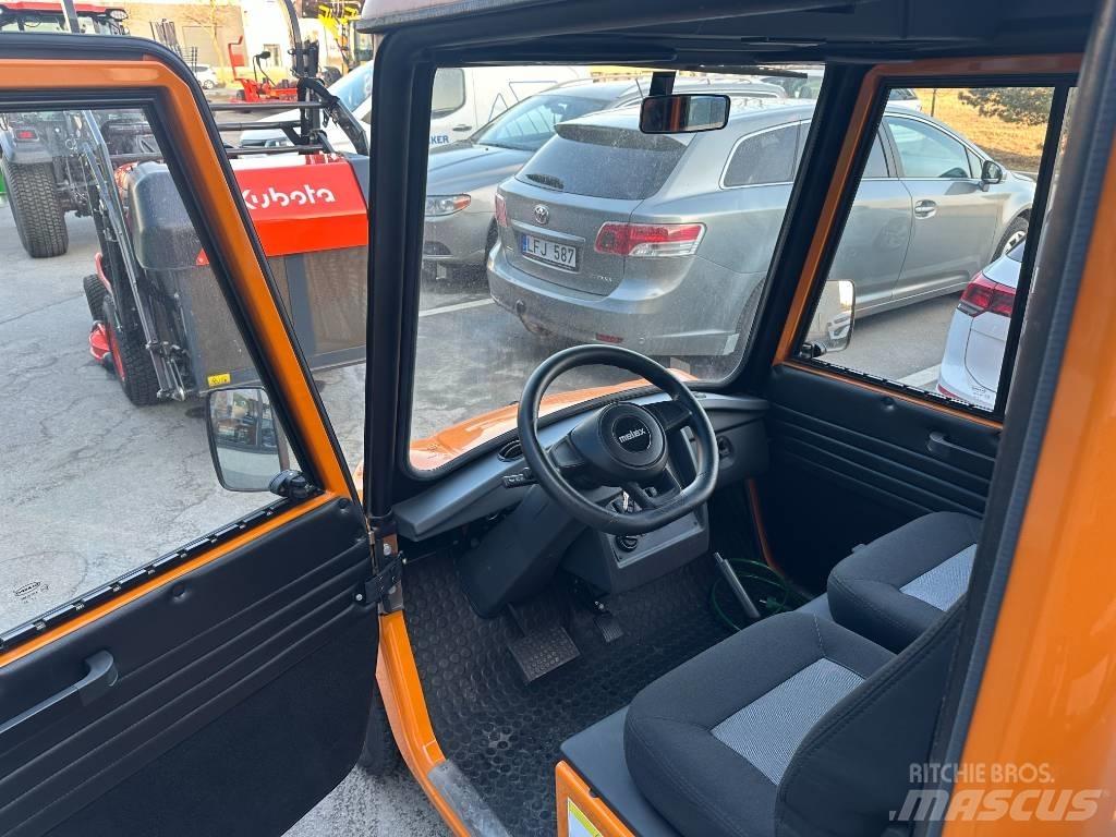 Melex N391H Комунални съоражения