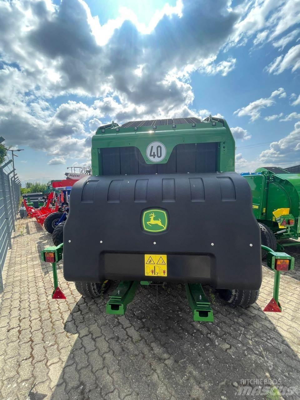 John Deere V451G Сламопреси за кръгли бали
