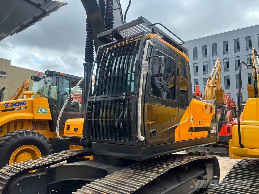 Hyundai HX 220 Верижен екскаватор