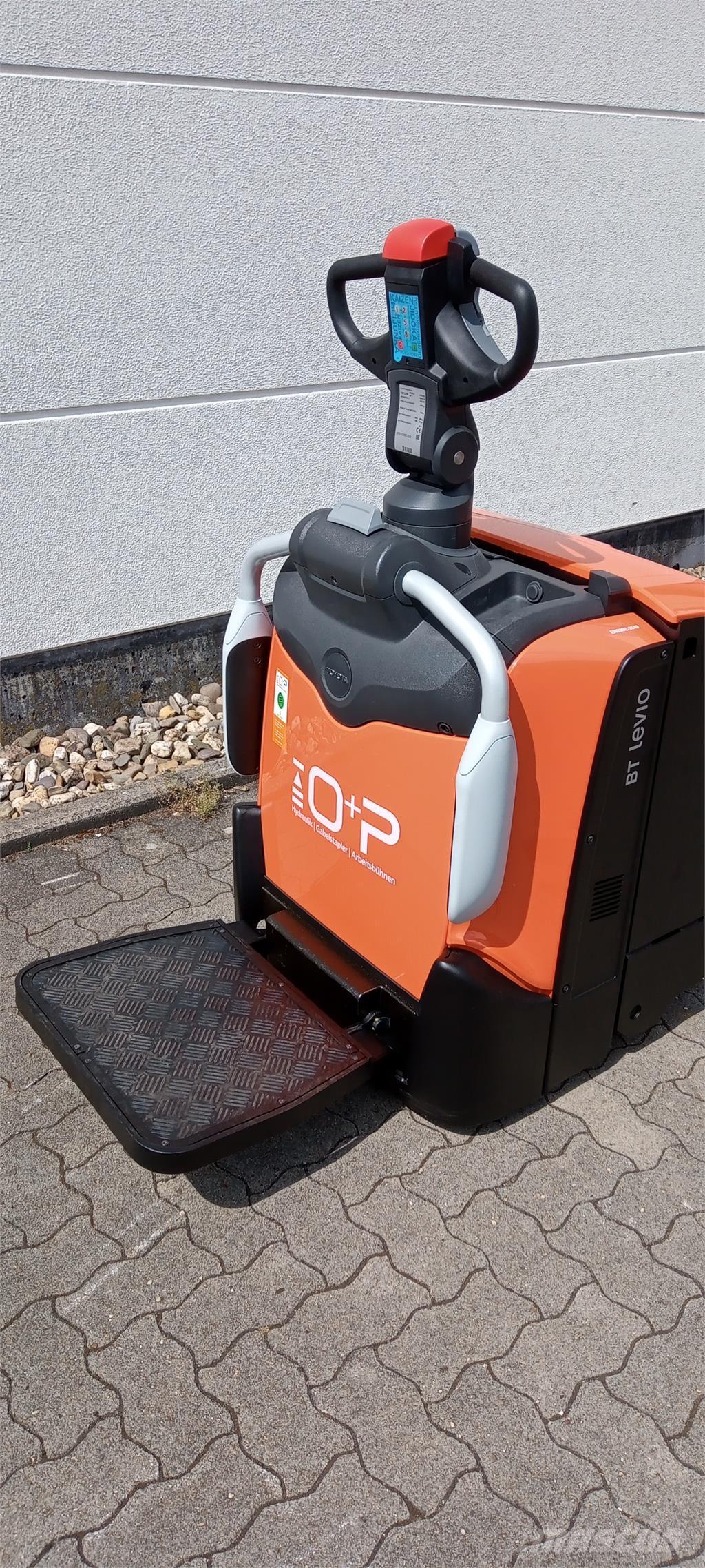 Toyota LPE 220 Колички високоповдигачи с теглич