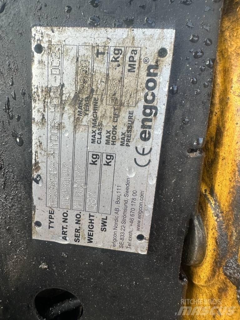 Hitachi ZX 85 USB-6 Средни екскаватори 7т - 12т