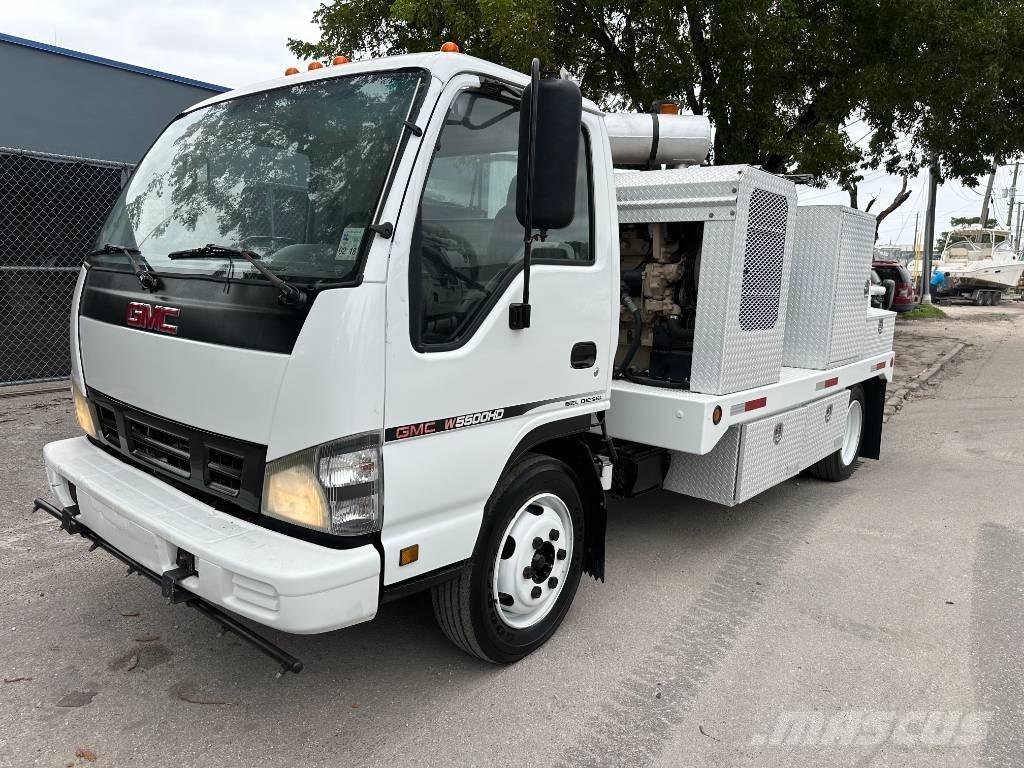 GMC W 5500 HD Комби / вакуум камиони
