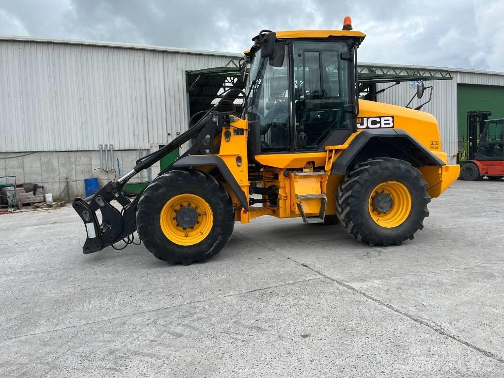 JCB 413 S Колесни товарачи