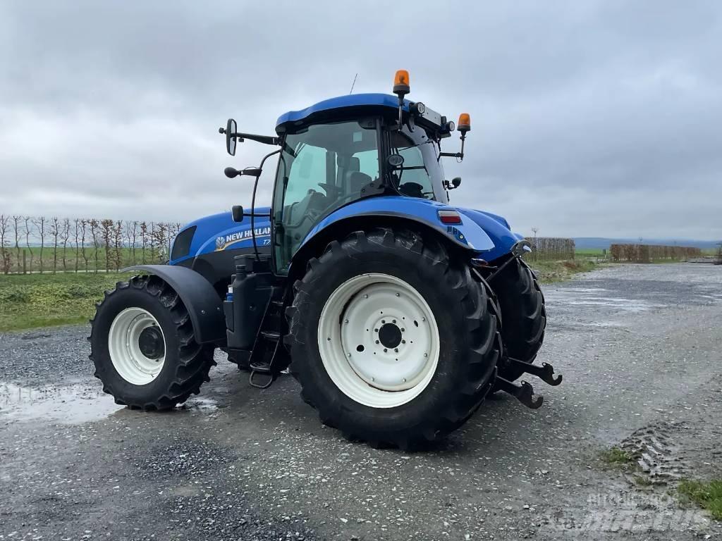 New Holland T 7.210 Трактори