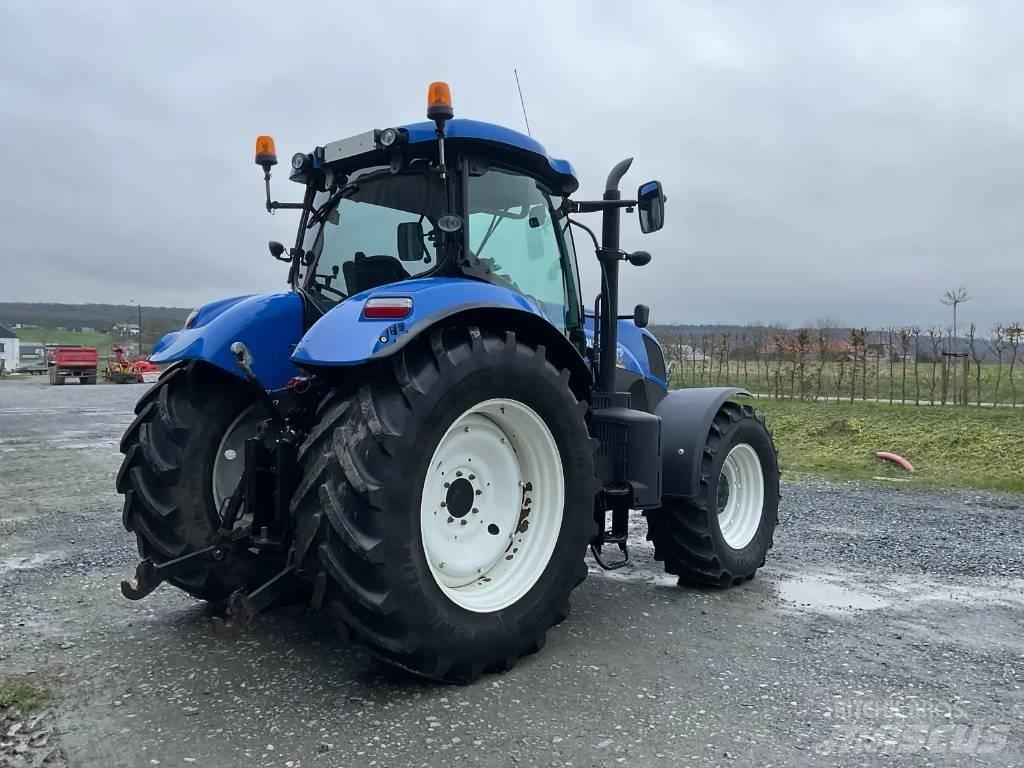 New Holland T 7.210 Трактори