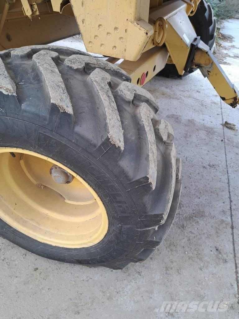 New Holland TX 66 Комбайни
