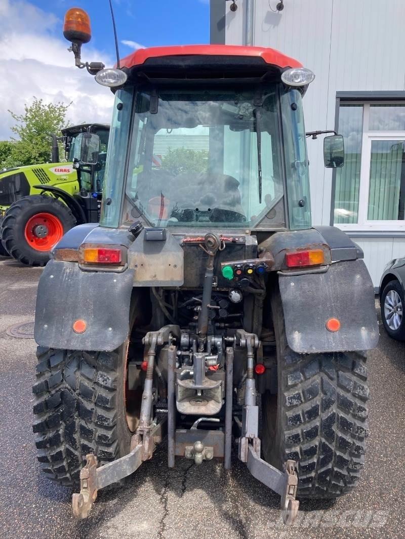 Kubota M7040 Компактни трактори
