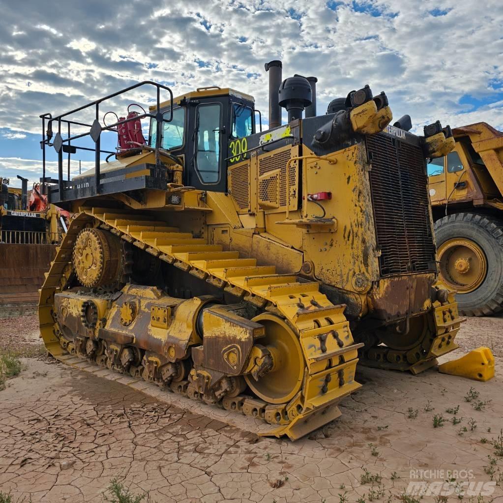 CAT D11R Верижни булдозери
