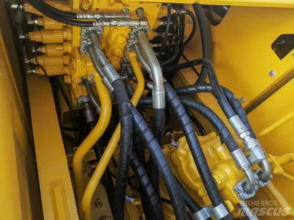Komatsu 200-8 Верижен екскаватор