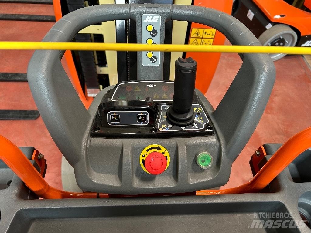 JLG Toucan 10 E-L Вертикални мачтови повдигачи

