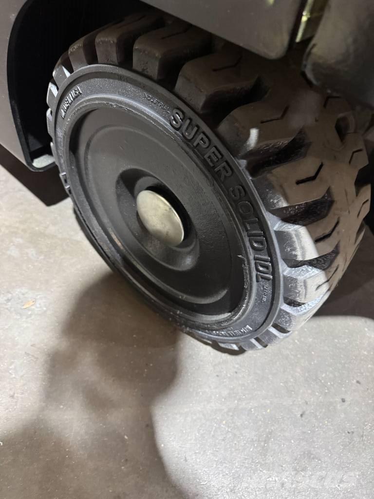 Hyster E 120 XN Електрически вилични кари-повдигачи