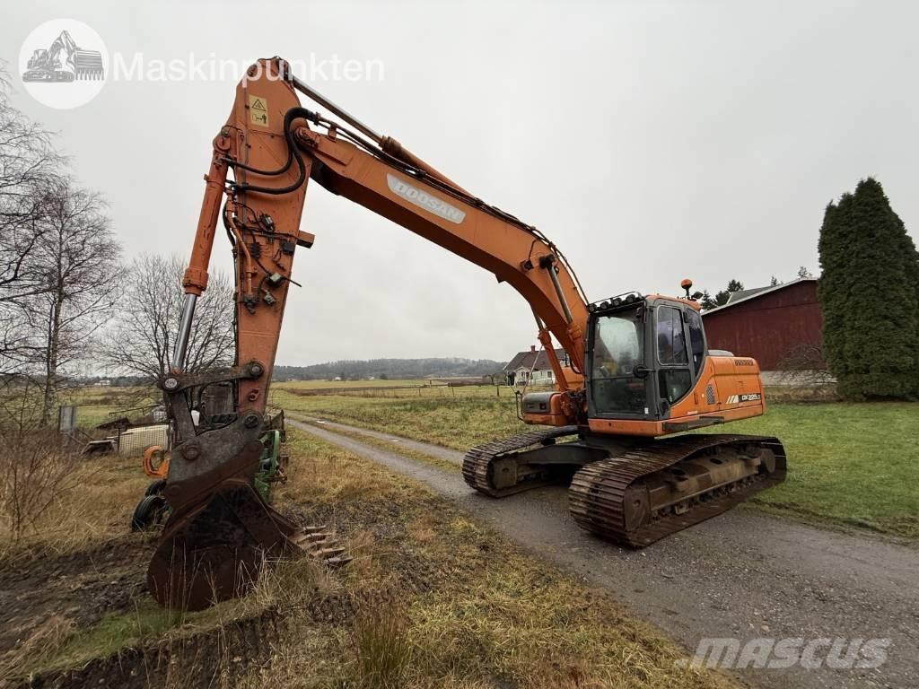 Doosan DX 225 LC Верижен екскаватор