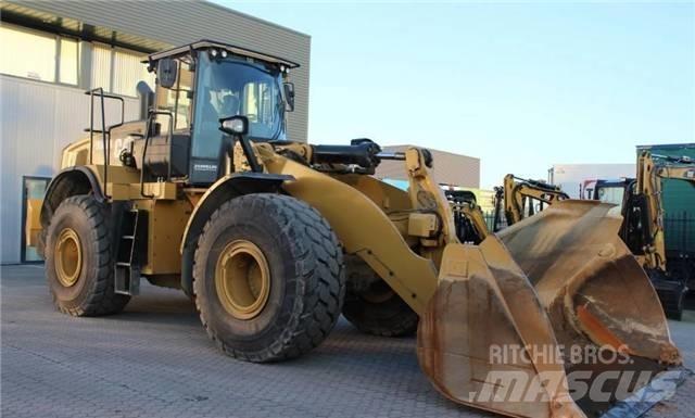 CAT 966M Колесни товарачи