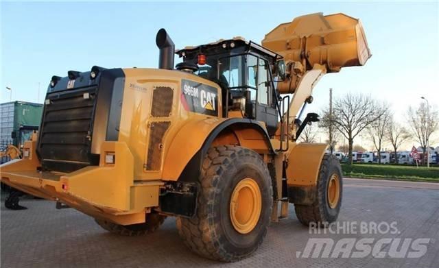 CAT 966M Колесни товарачи