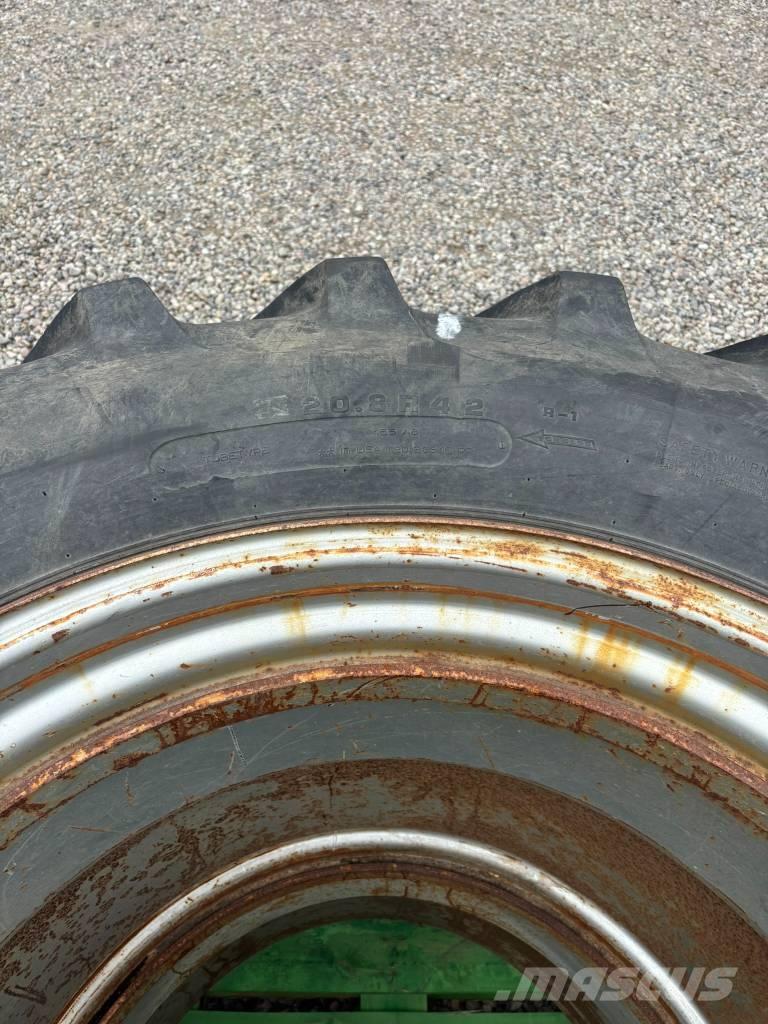  Tvillinghjul 20.8R42 Колелета/Гуми
