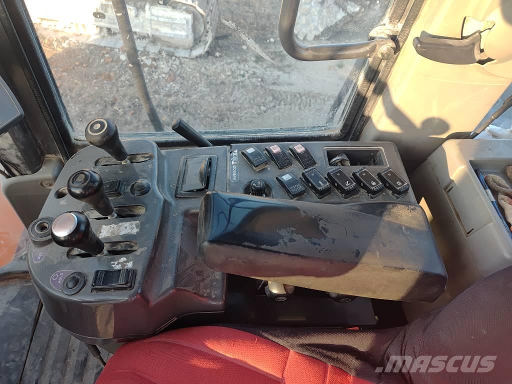 Hitachi ZW 310 Колесни товарачи