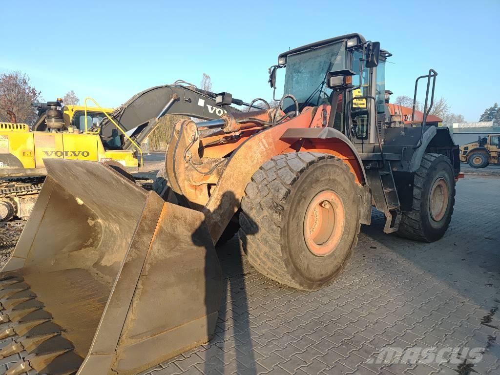 Hitachi ZW 310 Колесни товарачи