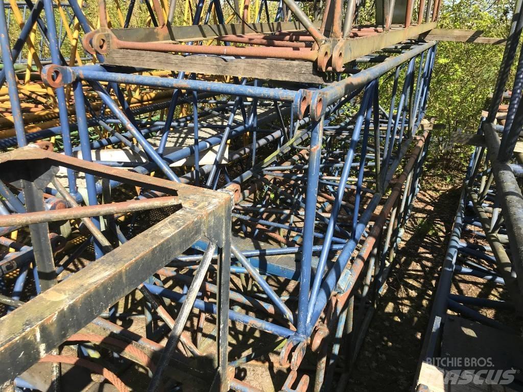  Several boom parts Части и оборудване за кранове
