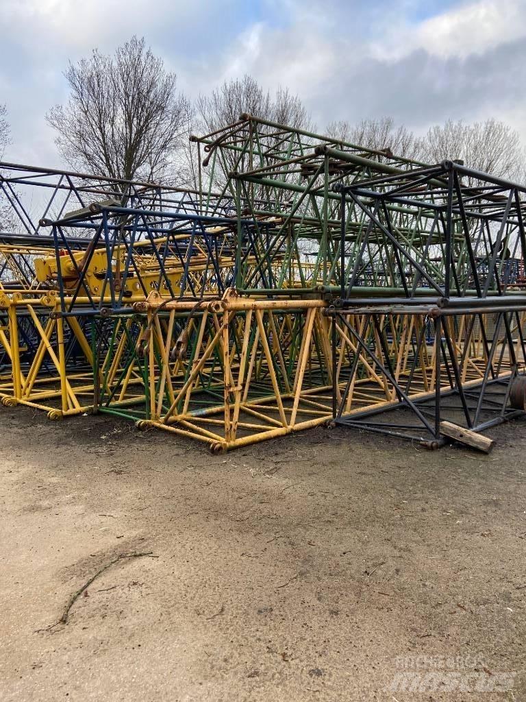  Several boom parts Части и оборудване за кранове
