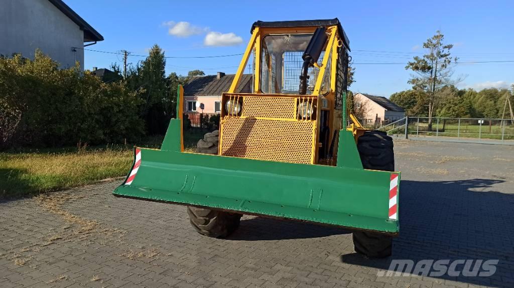 LKT 81 Скидери
