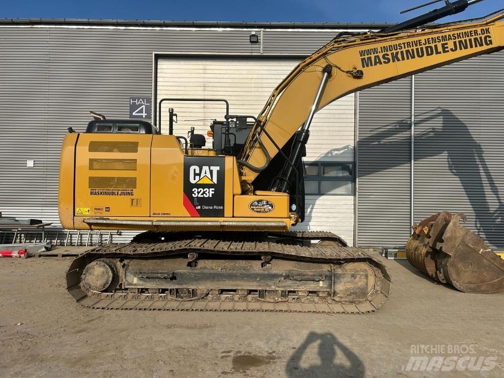 CAT 323 F L Верижен екскаватор