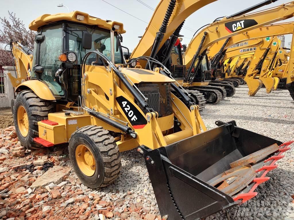 CAT 420 F Товарач със заден ексватор