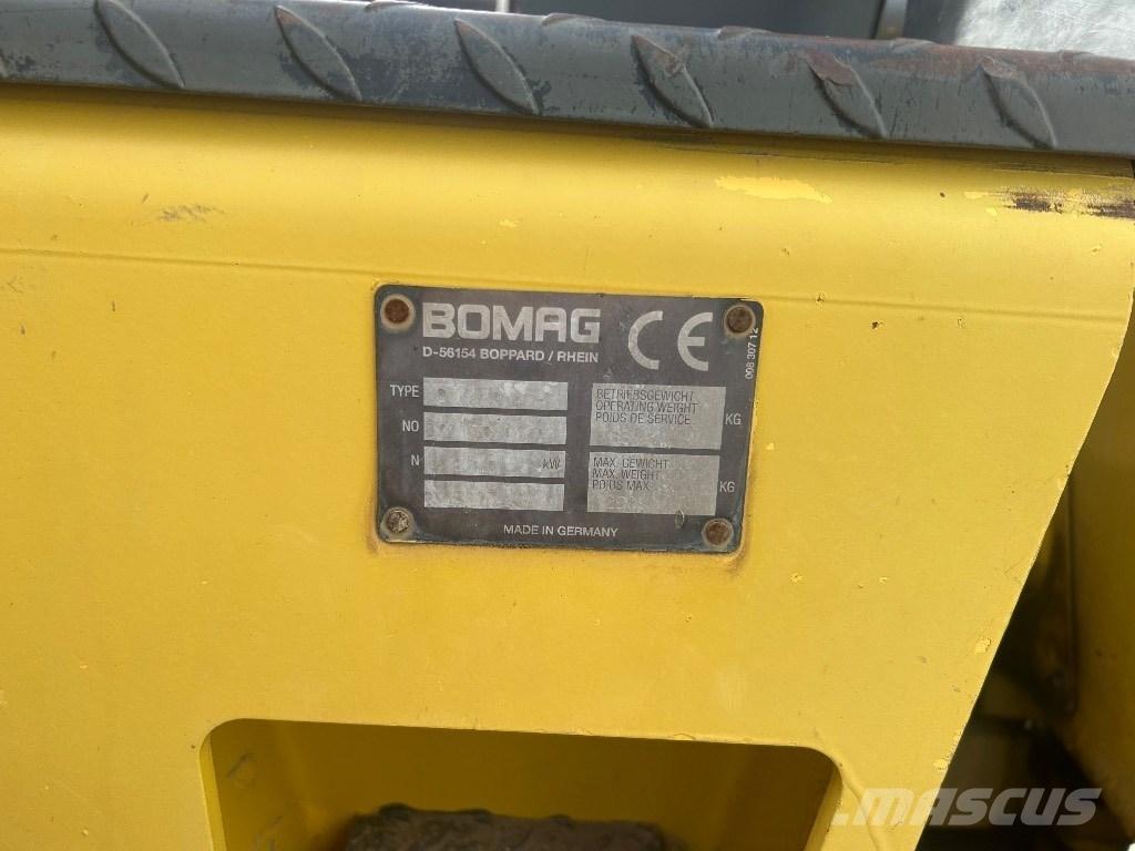 Bomag BW 120 AC-3 Двойни барабанни ролки
