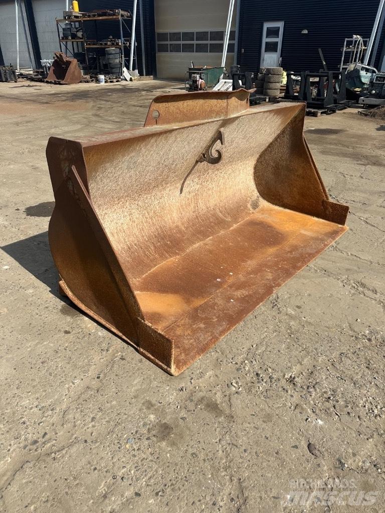 Volvo 2500mm Кофи
