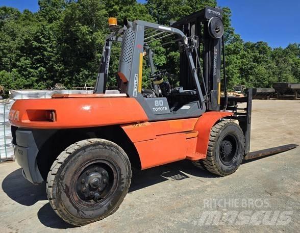 Toyota 605FD80 Вилични кари-повдигачи - други