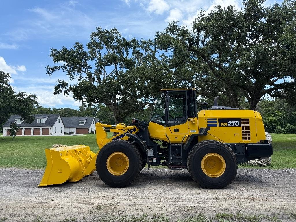 Komatsu WA 270-8 Колесни товарачи