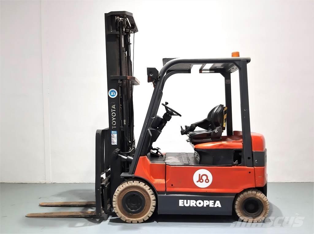 Toyota 7FBMF25 Електрически вилични кари-повдигачи